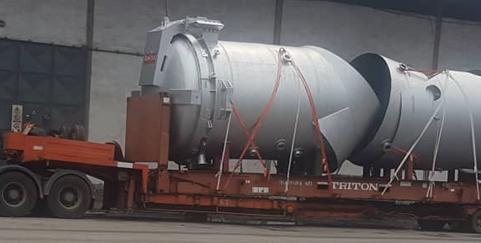 Transport d'un colis industriel hors-gabarit